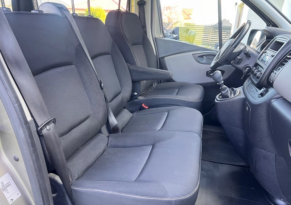 Renault Trafic cena 104998 przebieg: 80000, rok produkcji 2018 z Płock małe 497